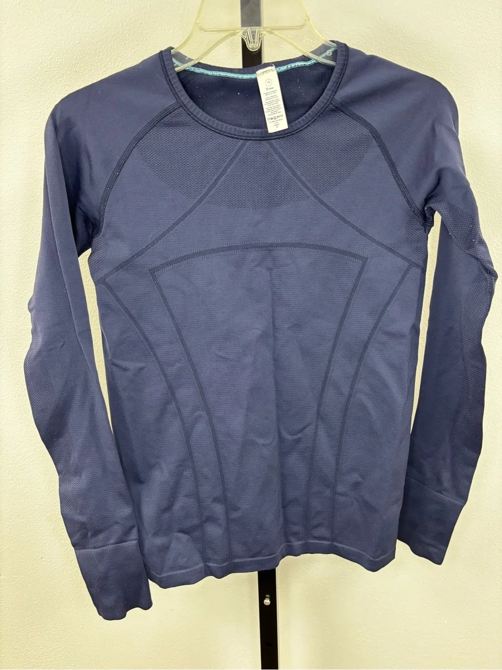 Ivivva by Lululemon Fly Tech Long Sleeve Blue Shirt Girl’s Size 14‎